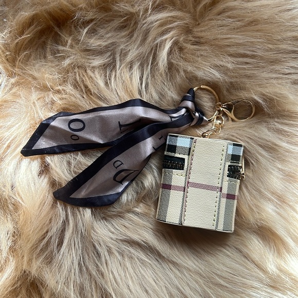 NEW🌸Cute Mini Wallet Keychain - Picture 3 of 11